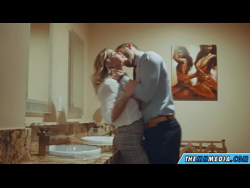 ❤️ Kui rinnakas blondiin võrgutab sind avalikus tualettruumis ❤❌ Kvaliteetne porno at us et.passionateembracespotlight.ru ☑